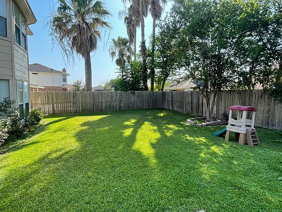 3rd image of 7433 Lake Micala Dr