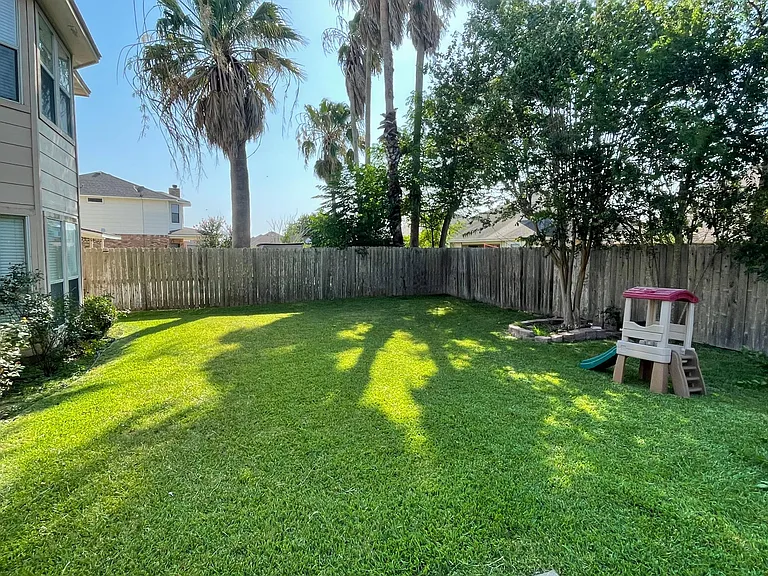 7433 Lake Micala Dr — Photo 3