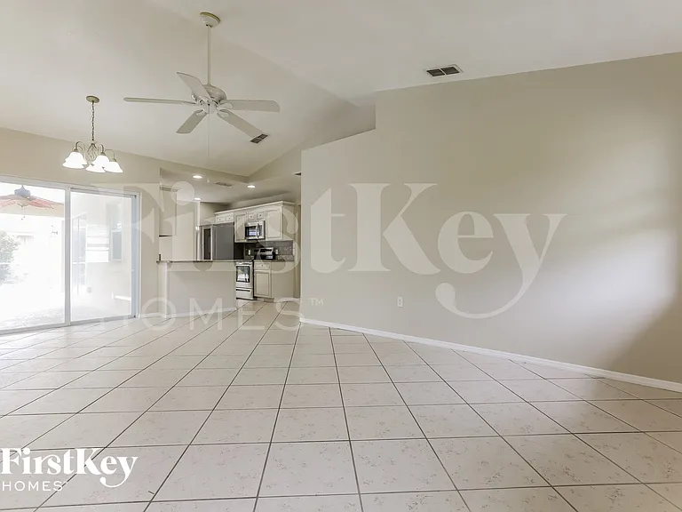 820 Springview Ave NW — Photo 3