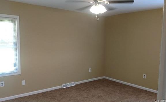 5th image of 3107 Winston Dr NW