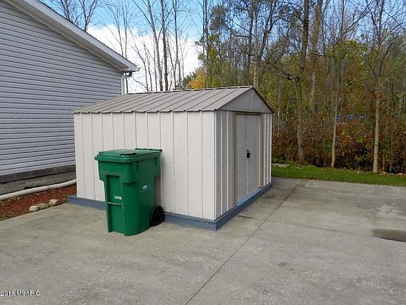5th image of 50213 Crescent Dr