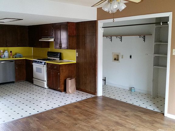 5th image of 21 Lee Oaks St
