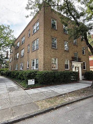 210 Drummond Pl Photo 1