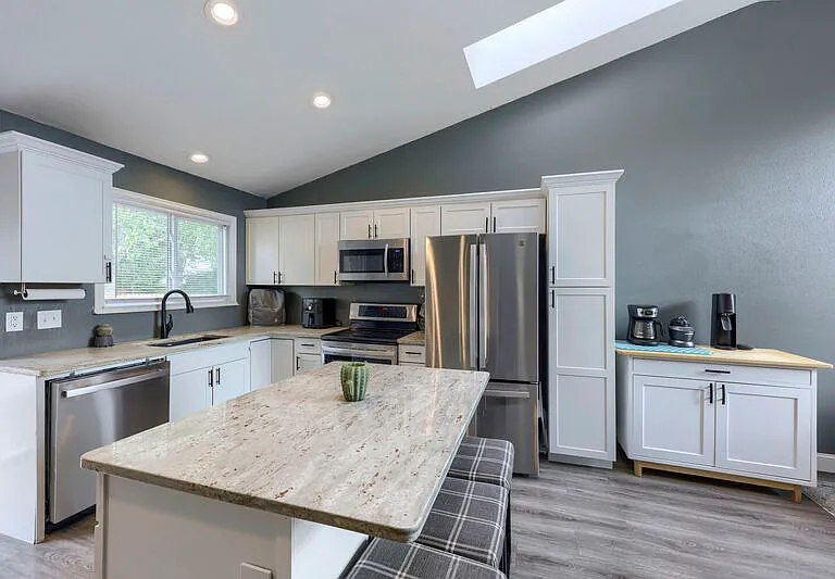 4540 Bramble Ln — Photo 7