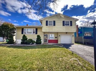 459 W 6th Ave, Roselle, NJ 07203