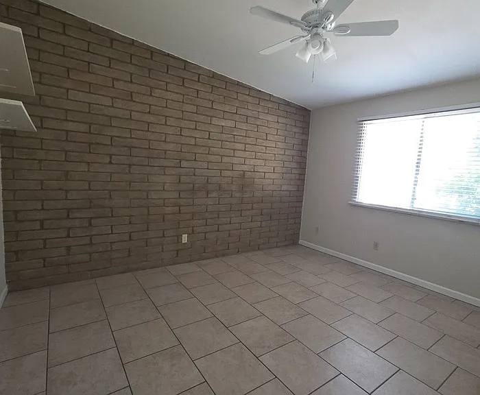 1110 E Broadmor Dr — Photo 3