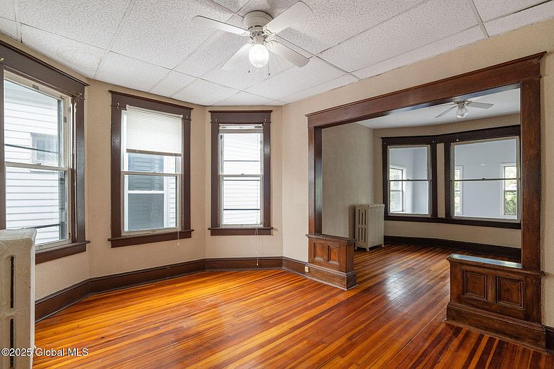 4th image of 13 Barclay Street