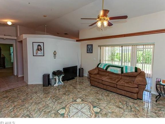 3rd image of 4409 SW 21st Pl