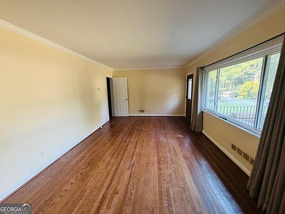 2nd image of 2344 Howell Mill Rd NW