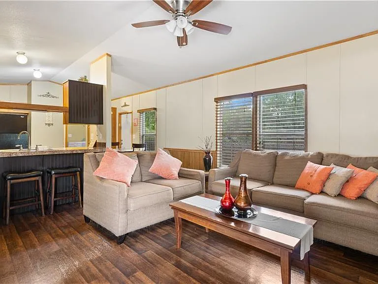4517 W Fern Ave — Photo 2