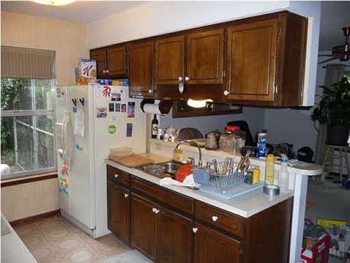 5th image of 517 Parkview Dr W