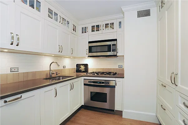 Rented by Corcoran | media 7