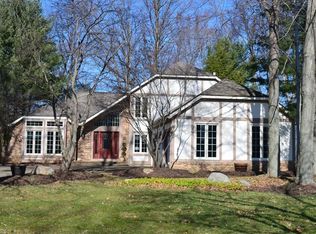 25816 Briarwood Ct, Westlake, OH 44145