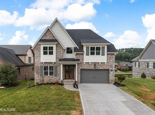 508 Turnberry Cir, Lenoir City, TN 37772