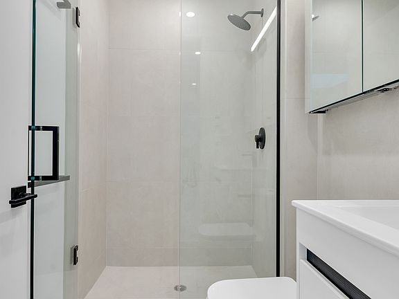 4th image of 45 2nd Ave #4R