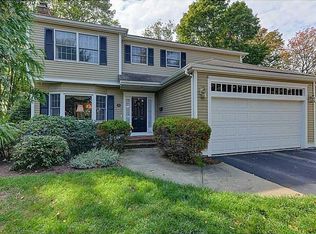 26 Doro Pl, Rumford, RI 02916