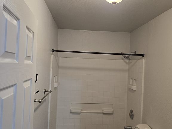 4th image of 1931 Aletha Ln APT 2