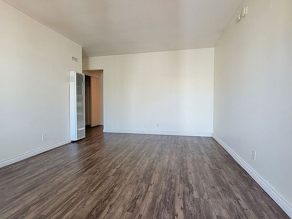 4th image of 4882 Cape May Ave #4884.5