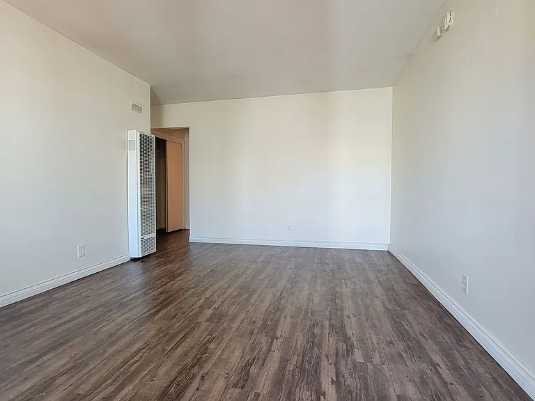 4882 Cape May Ave. — Photo 34