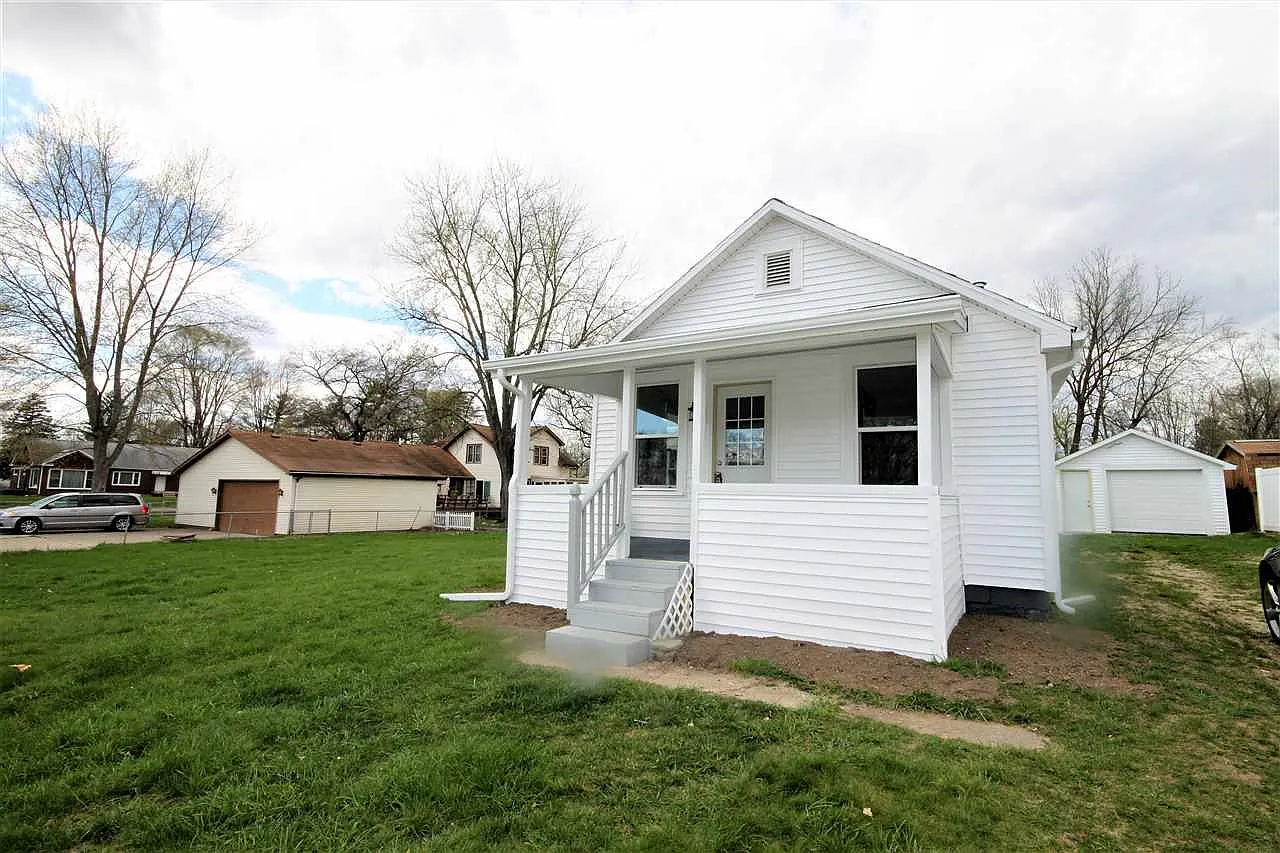 808 Justin Ave photo 1