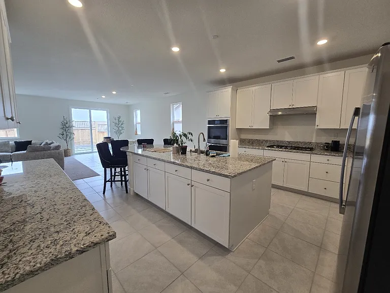 532 E Equinox Peak Ct — Photo 13