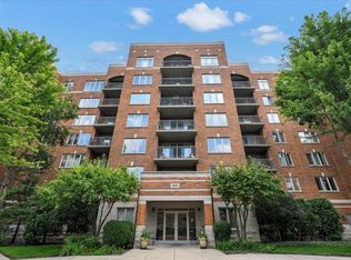 430 Western Ave #711, Des Plaines, IL 60016