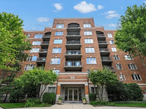 430 Western Ave #711, Des Plaines, IL 60016