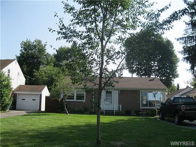 1st image of 122 Jasper Dr