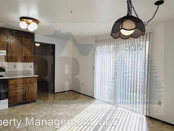 5th image of 510 9th Ave SE Unit 1