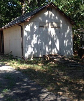 3rd image of 201 Mulberry Ln