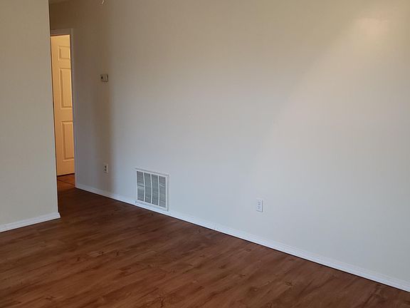 3rd image of 2134 Carpenter Dr
