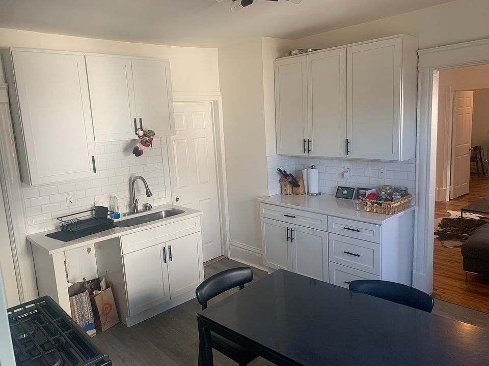 1st image of 2001 Grand St NE #1