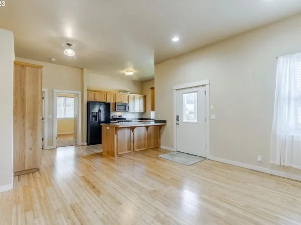2556 Royalann Ln Unit A, Eugene, OR 97405