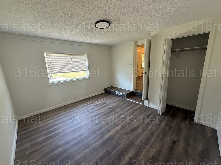 926 N Harding Ave — Photo 8
