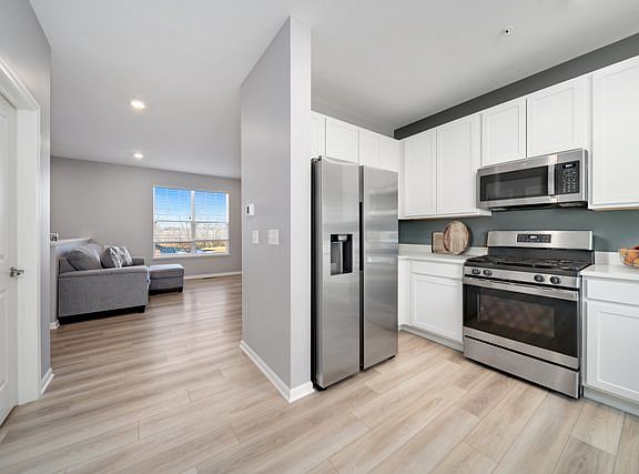 5th image of 1004 Atterberg Rd