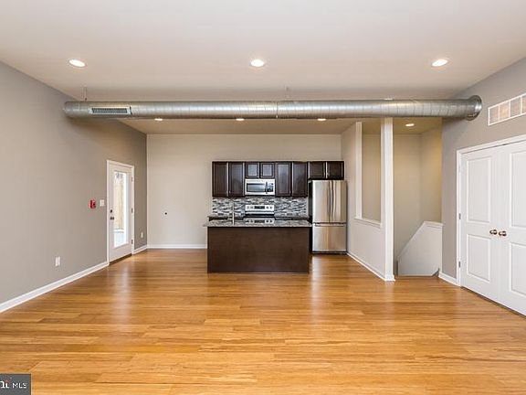 2nd image of 2422-24 Frankford Ave #3