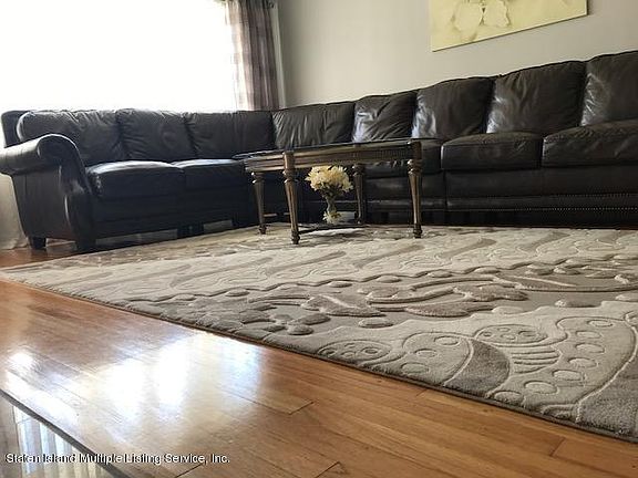 2nd image of 208 Lamport Blvd