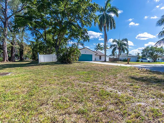 3rd image of 2648 Flamango Court S