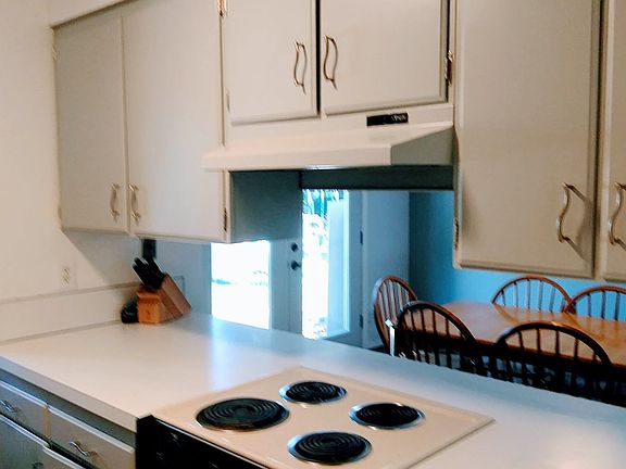 5th image of 9222 NE 71st St