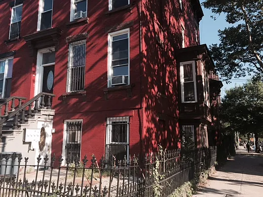 Rented by Arvik Group Real Estate | media 22