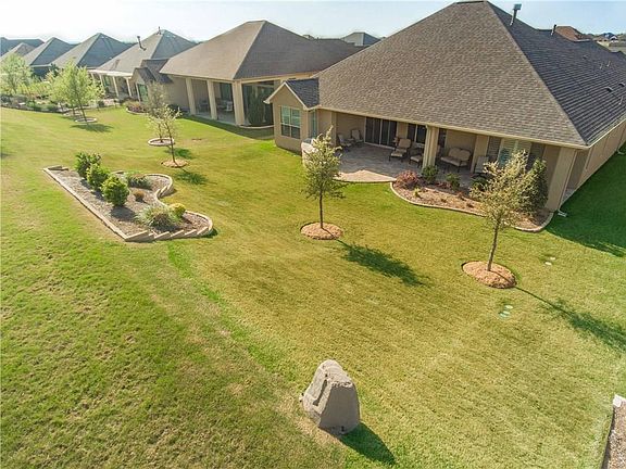 3rd image of 9521 Crestview Dr