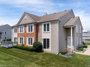 37464 Stonegate Cir, Clinton Township, MI 48036