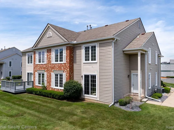 37464 Stonegate Cir, Clinton Township, MI 48036