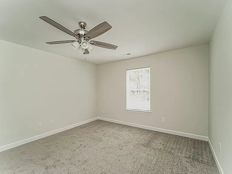 642 E Ketchie St — Photo 9