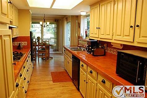 3rd image of 413 Valley Glen Dr