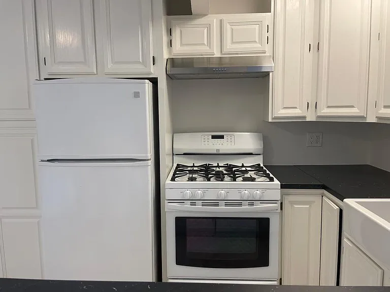 108 West St — Photo 12
