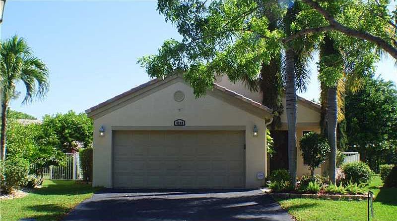 1st image of 4299 Greenbriar Ln