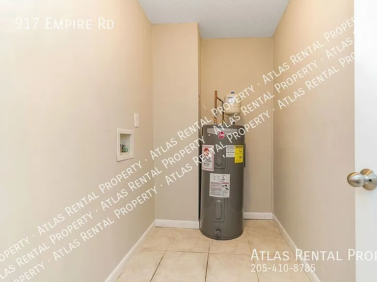 917 Empire Rd — Photo 17