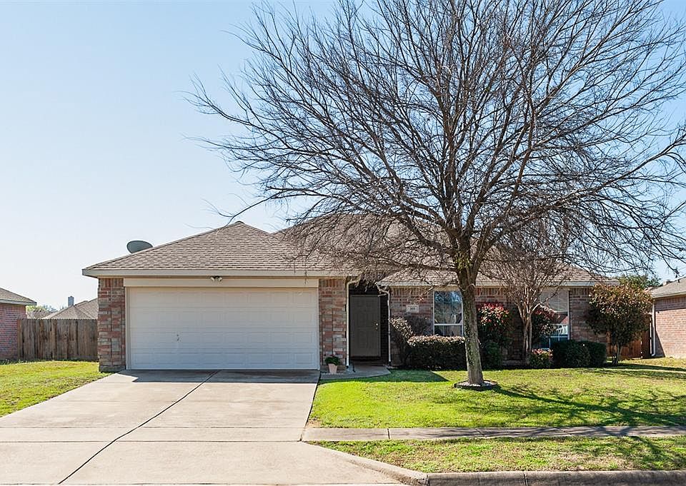 1st image of 305 Valley Dr