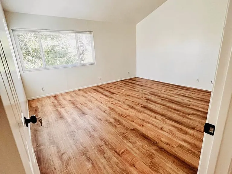 937 Shadow Lake Dr — Photo 10